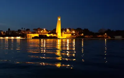 Il Monumento al Marinaio d’Italia di sera